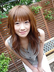 Japanese teen giving head - Japarn porn pics at JapHole.com