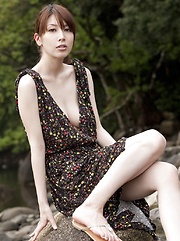 Skiny and sexy model Emi Kobayashi posing in several outfits - Japarn porn pics at JapHole.com