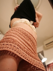 Brown-haired japanese in massage cabinet - Japarn porn pics at JapHole.com