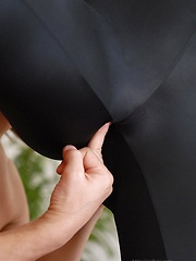 Reona Kanzaki in sexy black tight suit - Japarn porn pics at JapHole.com