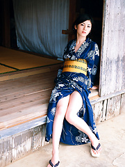 Japanese Girls - Japarn porn pics at JapHole.com