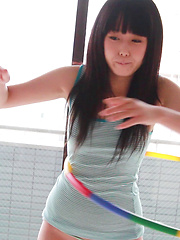 Machiko is such a cute little liar. She said she sucked at hula hooping, but compared to other Japanese chakuero girls, Machiko is definitely in the top 3!