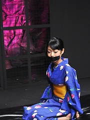 Cute japanese girl Yuu in kimono - Japarn porn pics at JapHole.com
