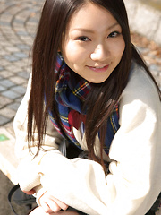 Tomoyo Hoshino Asian in short skirt goes to a walk in the city - Japarn porn pics at JapHole.com