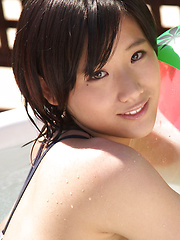 Yuzuki Hashimoto Asian is so sexy playing with water at pool - Japarn porn pics at JapHole.com