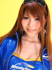 Minami Haduki Asian plays withlatex suit showing some curves - Japarn porn pics at JapHole.com