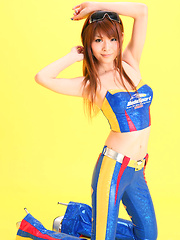 Minami Haduki Asian plays withlatex suit showing some curves - Japarn porn pics at JapHole.com