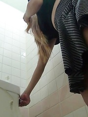 Tinkle & Twinkle Time 3 - Japarn porn pics at JapHole.com