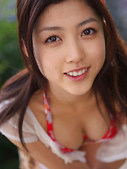 Azusa Togashi Asian shows sexy body in bath suit unde sun light - Japarn porn pics at JapHole.com
