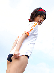 Yuzuki Hashimoto Asian does gym exercises and enjoys ice cream - Japarn porn pics at JapHole.com