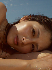 Neo Asian babe with hot curves comes from water like a goddess - Japarn porn pics at JapHole.com