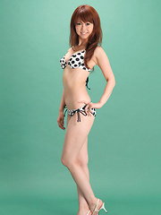 Chinatsu Sasaki Asian in bath suit looks perfectly fit for beach - Japarn porn pics at JapHole.com