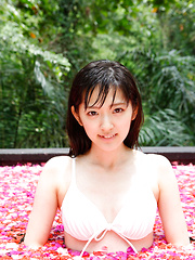 Airi Suzuki Asian in bath suit enjoys petals all over her body - Japarn porn pics at JapHole.com