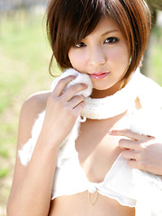 Rina Nagasaki Asian comes in white lingerie to play in nature - Japarn porn pics at JapHole.com