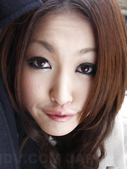Aorusing brunette Yu Yamashita poses outdoor - Japarn porn pics at JapHole.com
