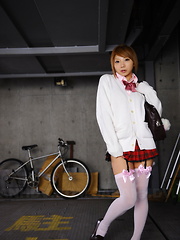 Sexy teen Rui Hazuki poses in short skirt out - Japarn porn pics at JapHole.com