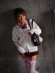 Sexy teen Rui Hazuki poses in short skirt out - Japarn porn pics at JapHole.com