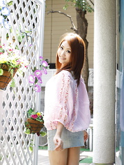 Sexy teen Iori Mizuki gets a hot photo shoot - Japarn porn pics at JapHole.com