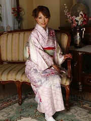 Hot teen Kaede Moritaka shows her wet pussy - Japarn porn pics at JapHole.com