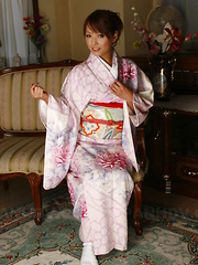 Hot teen Kaede Moritaka shows her wet pussy - Japarn porn pics at JapHole.com