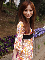 Cute Shiho Goto exposes her undies in public - Japarn porn pics at JapHole.com