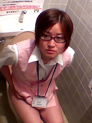 Japanese Toilet Pissing - Japarn porn pics at JapHole.com