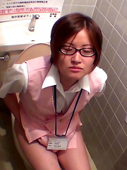 Japanese Toilet Pissing - Japarn porn pics at JapHole.com