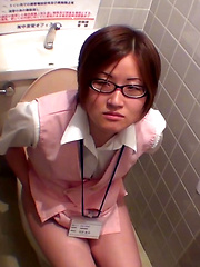 Japanese Toilet Pissing - Japarn porn pics at JapHole.com