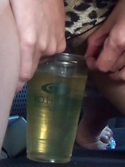 A Yellow Show On the Go - Japarn porn pics at JapHole.com