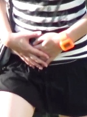 A Quick Leak And They're Gone - Japarn porn pics at JapHole.com