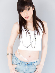 Sexy Japanese model Yurikawa Sara posing in high heels - Japarn porn pics at JapHole.com