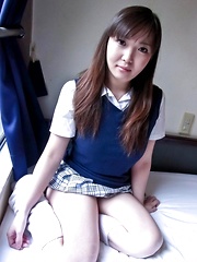 Haruka Ohsawa Asian wants to show her slit after exposing boobs - Japarn porn pics at JapHole.com