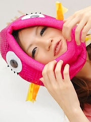 Shirosaki Karin Asian with funny wigs rubs dick of shaved labia - Japarn porn pics at JapHole.com