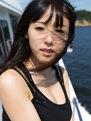 Natsuki Yokoyama - Monkey Island - Japarn porn pics at JapHole.com