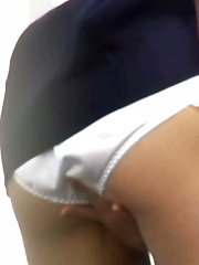 Cum and Wet the Kitty - Japarn porn pics at JapHole.com