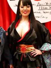 This is no ordinary set of convention shots... these are from this year's 2015 AVN convention in Las Vegas, and feature one of the most amazing all-natural big boobs marvels of all-time: the incredible 32N Hitomi Tanaka! - Japarn porn pics at JapHole.com