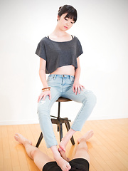 Matsuda Anna footjob - Japarn porn pics at JapHole.com