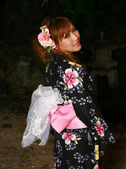 Hot Japanese lady in kimono Eri Hoshikawa - Japarn porn pics at JapHole.com