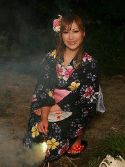 Hot Japanese lady in kimono Eri Hoshikawa - Japarn porn pics at JapHole.com