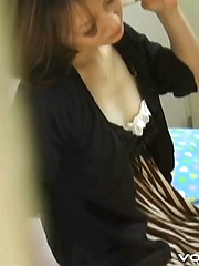 Massaging My Bits - Japarn porn pics at JapHole.com