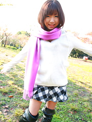 Hot babe Mahiru Tsubaki showing off with joy - Japarn porn pics at JapHole.com