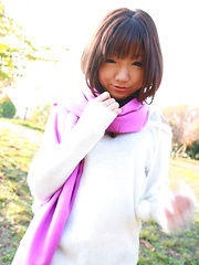 Hot babe Mahiru Tsubaki showing off with joy - Japarn porn pics at JapHole.com