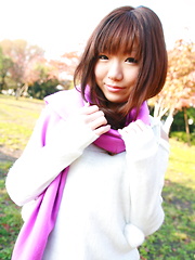 Hot babe Mahiru Tsubaki showing off with joy - Japarn porn pics at JapHole.com