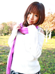 Hot babe Mahiru Tsubaki showing off with joy - Japarn porn pics at JapHole.com