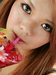 Sexy gal Japanese Kanon shows off outdoors - Japarn porn pics at JapHole.com