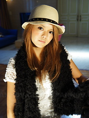 Lovely gal Japanese Kanon loves to show off - Japarn porn pics at JapHole.com