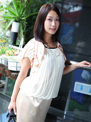 Asian gal Yayoi Yanagida shows off outdoors - Japarn porn pics at JapHole.com