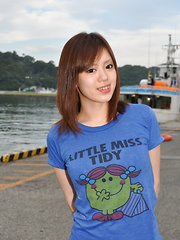 Beautiful lady Hinata Serina likes to show off - Japarn porn pics at JapHole.com