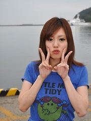 Beautiful lady Hinata Serina likes to show off - Japarn porn pics at JapHole.com