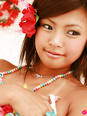 Ryo Kanezaki Asian takes short jeans off and shows ass in bikini - Japarn porn pics at JapHole.com
